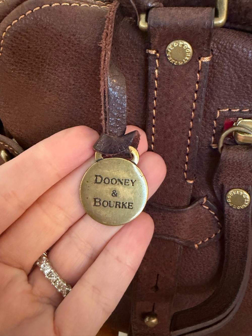 Dooney & Bourke Alto MBL07 The Kelli bag in Cognac. - Picture 4 of 15